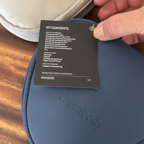 United airlines amenity kits - therabody - Picture 7 of 9